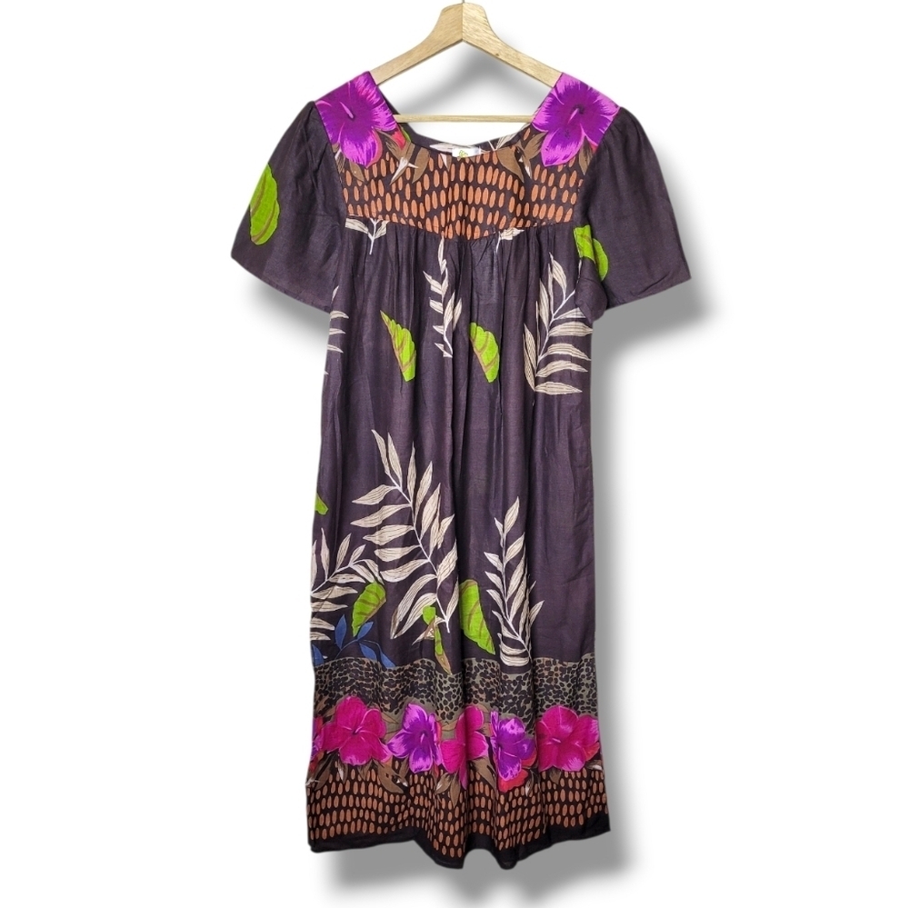 Daffodil Tropical Floral Muumuu Dress Size M NWT